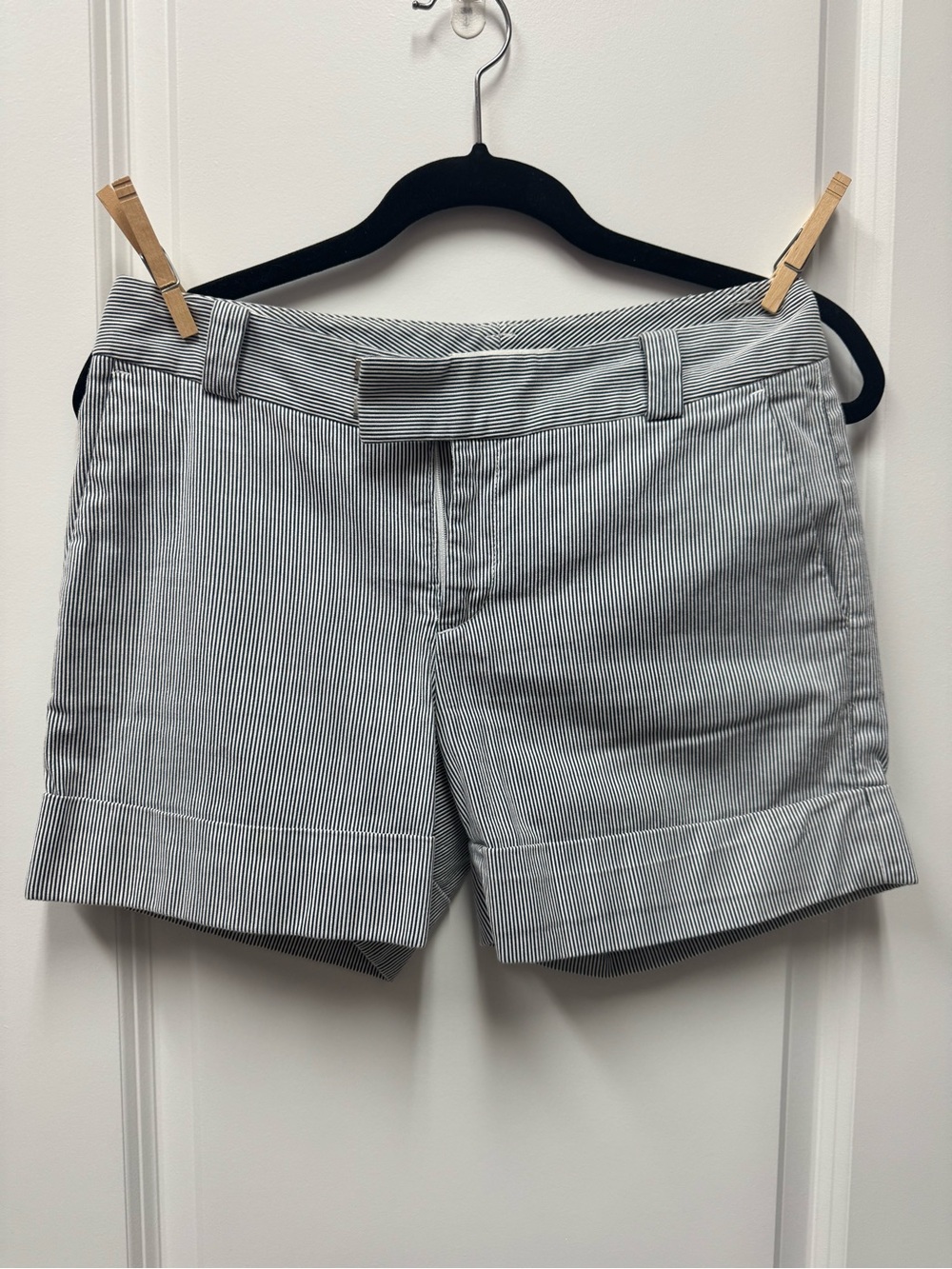 Banana Republic Pinstripe Cuffed Women’s Shorts - Blue & White